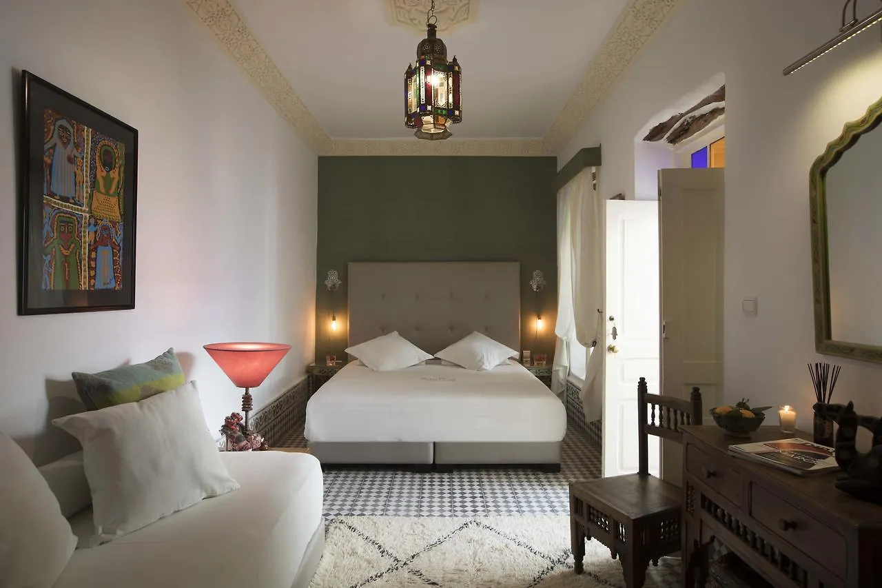 Riad Emotion As-Sawíra