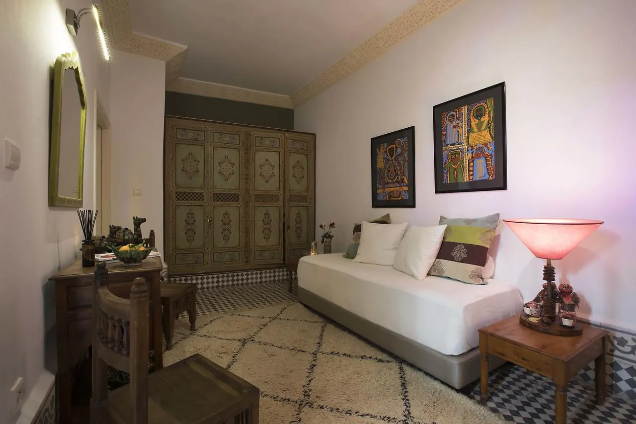 Riad Emotion As-Sawíra